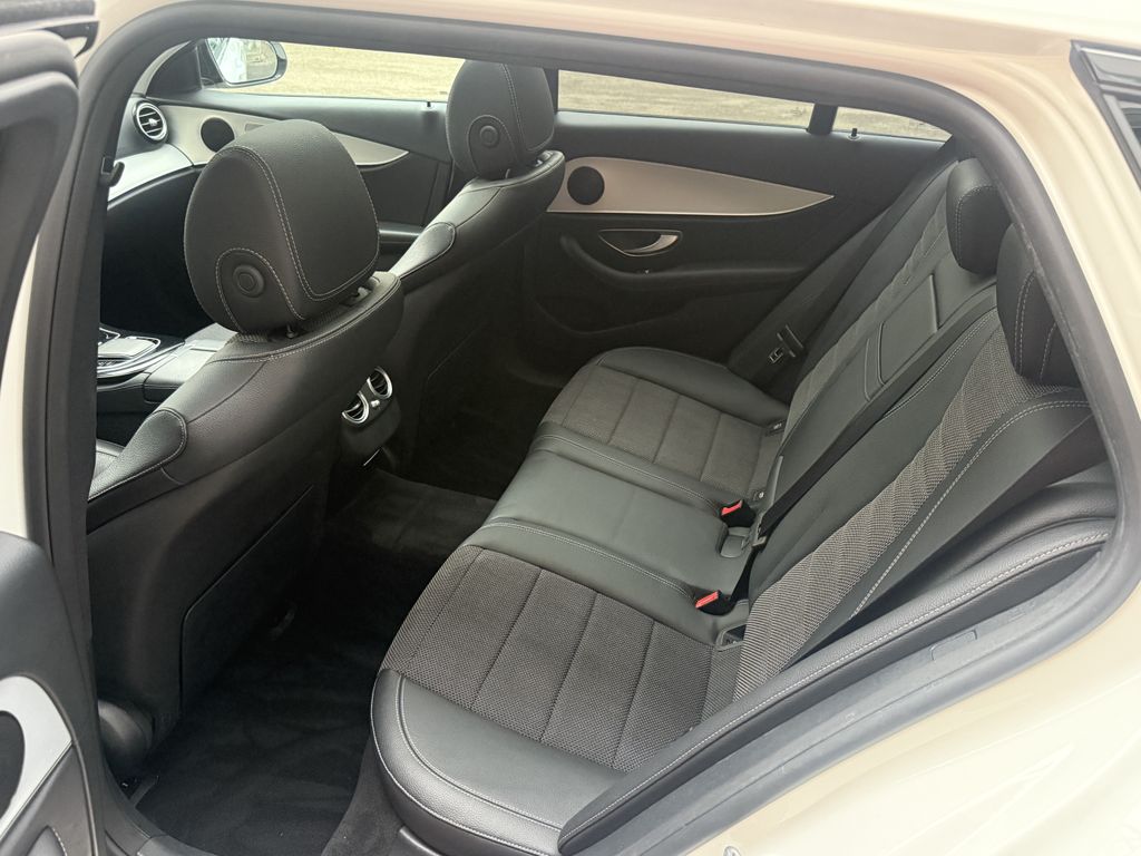 Mercedes-Benz E 300 2022