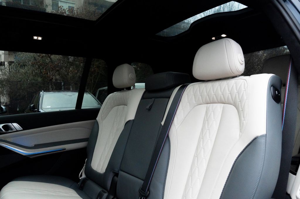 BMW X7 M60 2023