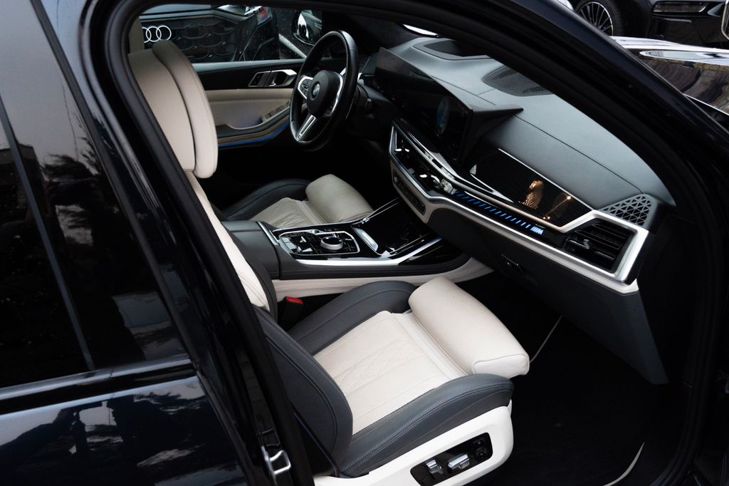 BMW X7 M60 2023