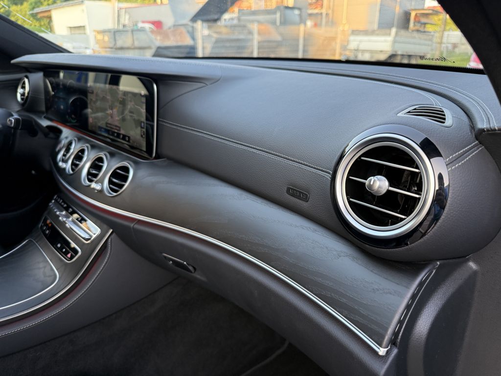 Mercedes-Benz E 300 2022