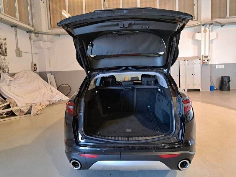 Alfa Romeo Stelvio 2021