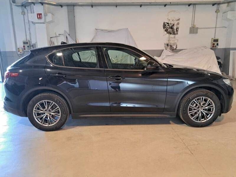 Alfa Romeo Stelvio 2021