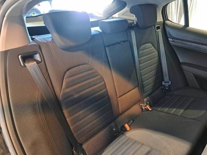 Alfa Romeo Stelvio 2021