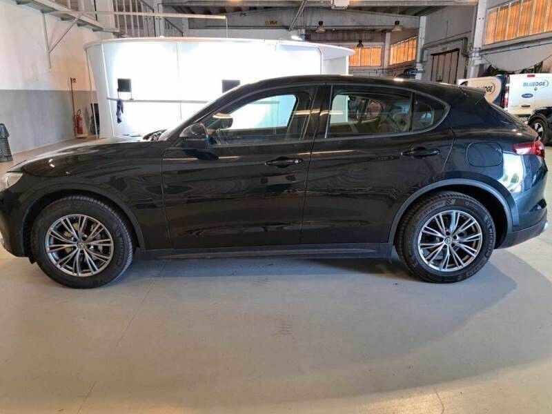 Alfa Romeo Stelvio 2021