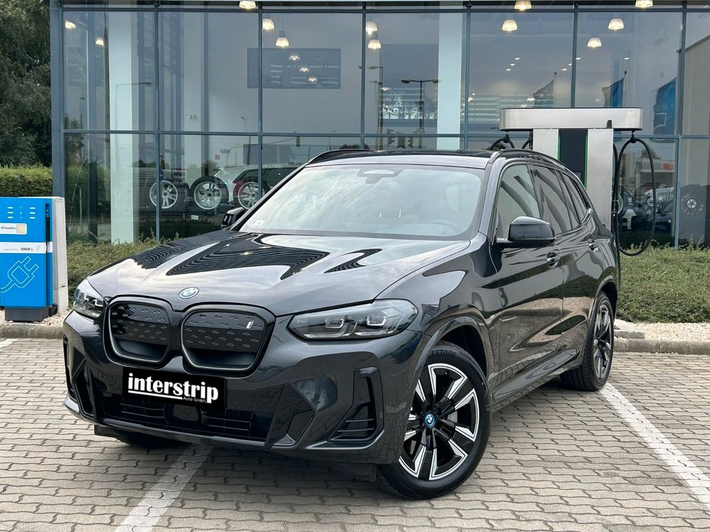 BMW iX3 2024