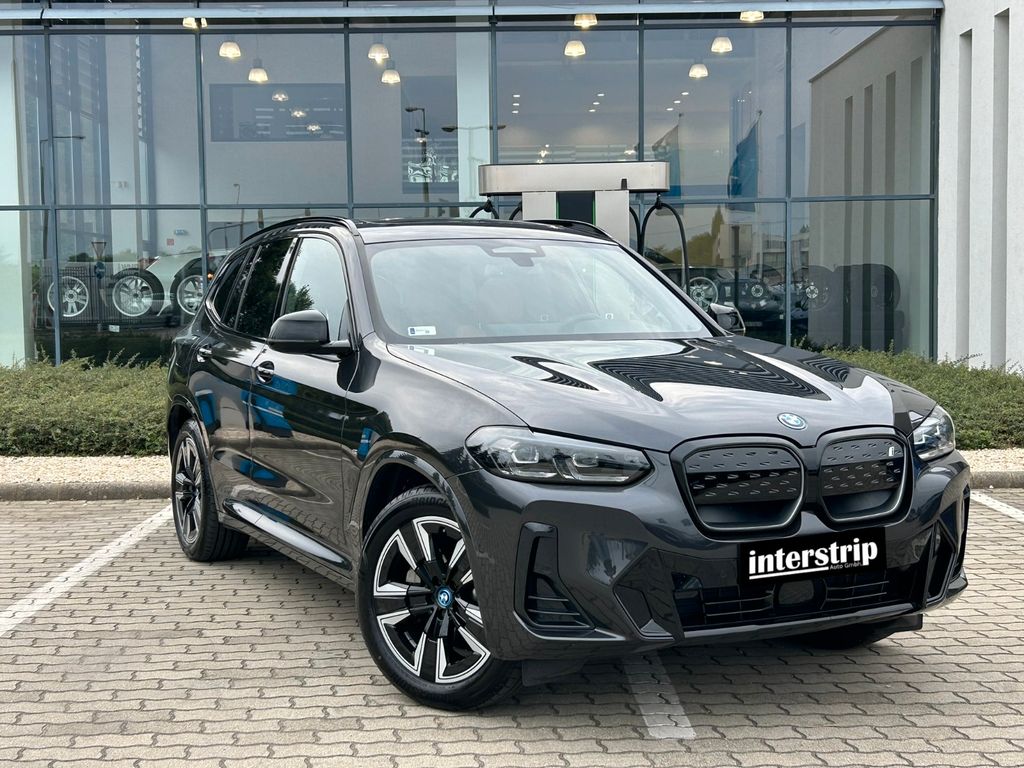 BMW iX3 2024
