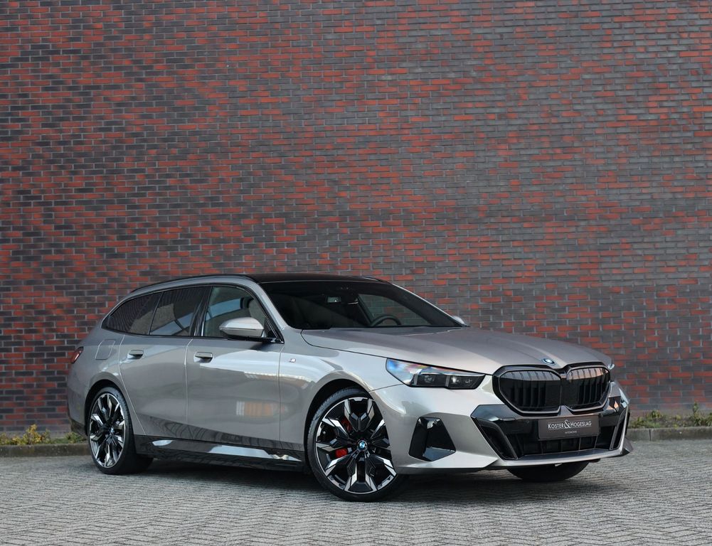 BMW 550 2025