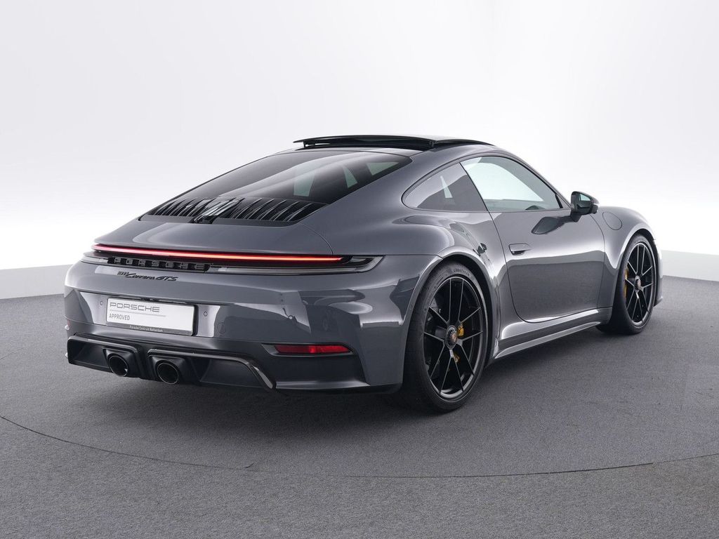 Porsche 992 2025
