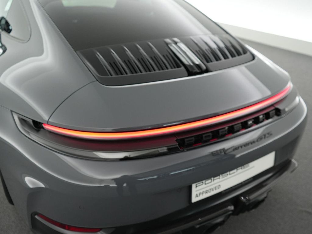 Porsche 992 2025