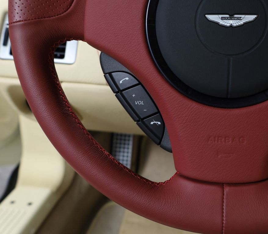 Aston Martin DBS 2010