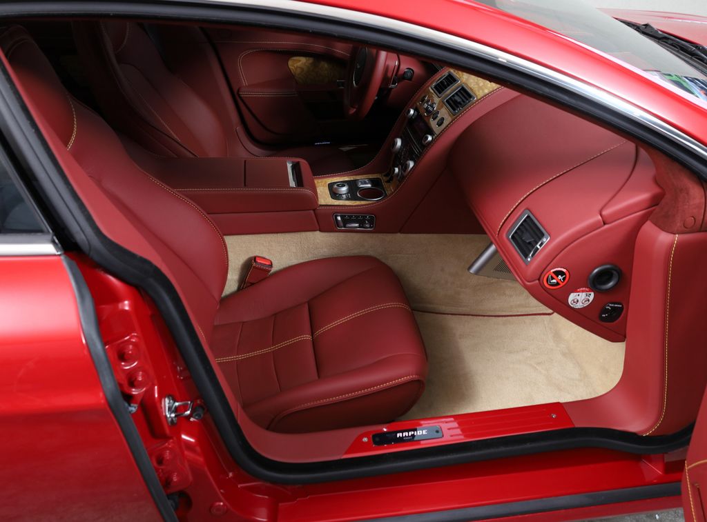 Aston Martin Rapide 2010