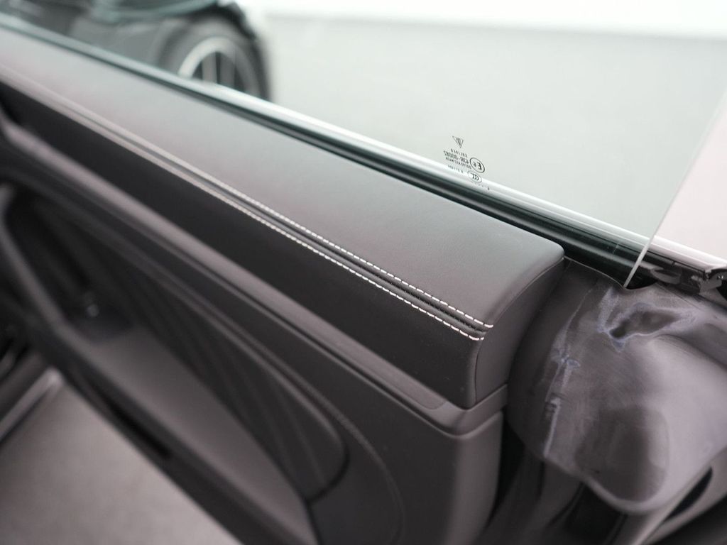 Porsche 992 2025