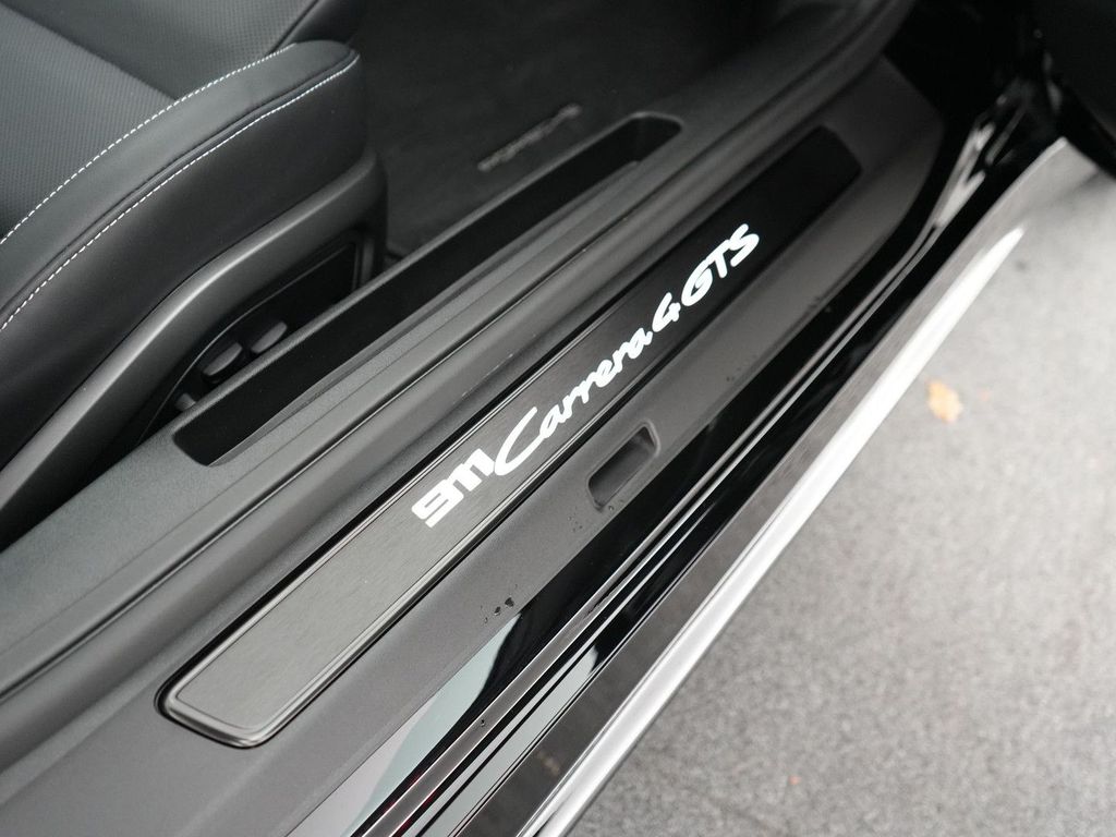 Porsche 992 2025