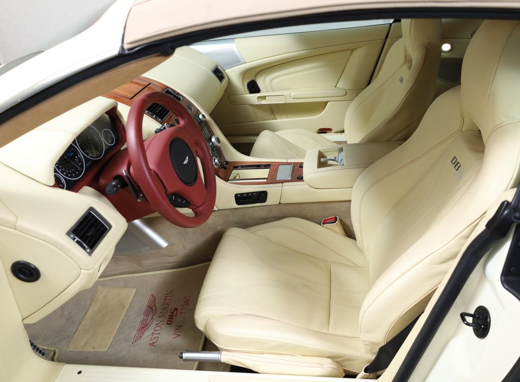 Aston Martin DBS 2010