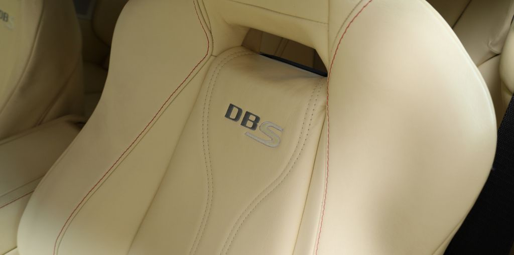 Aston Martin DBS 2010