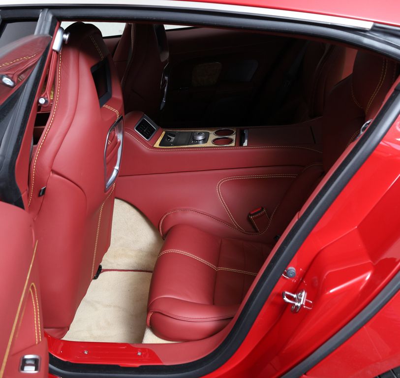 Aston Martin Rapide 2010