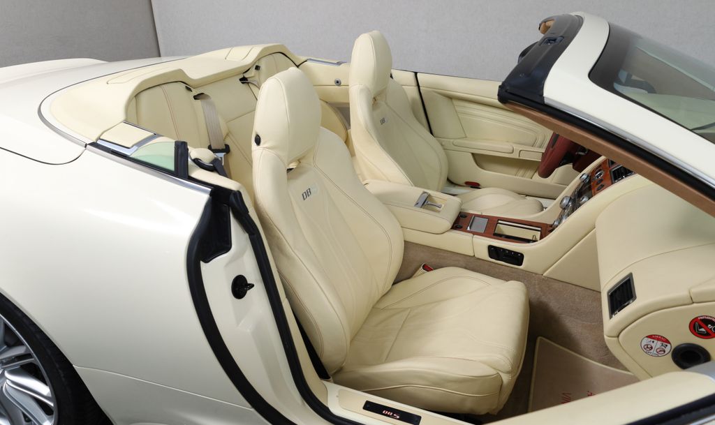 Aston Martin DBS 2010