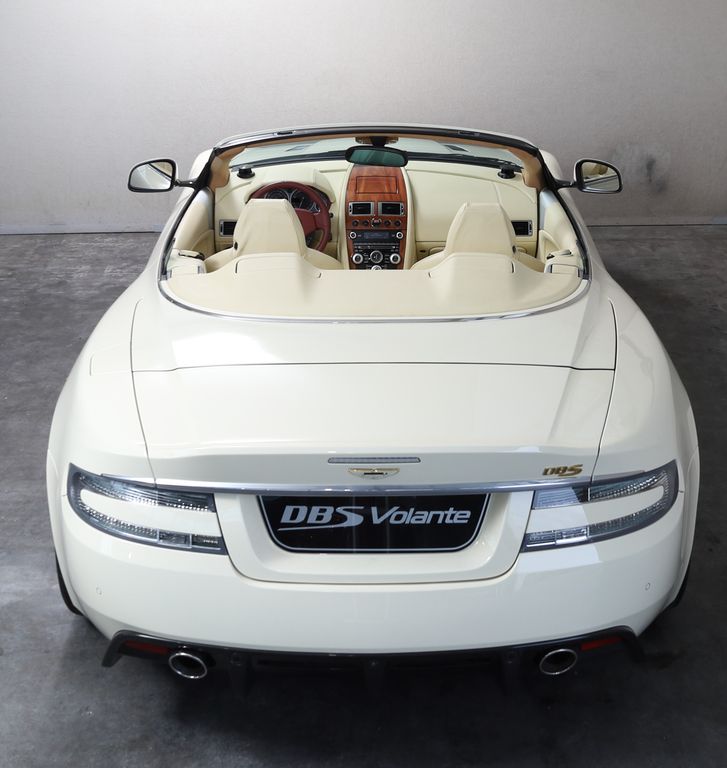 Aston Martin DBS 2010
