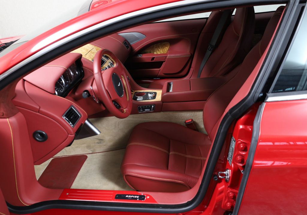 Aston Martin Rapide 2010