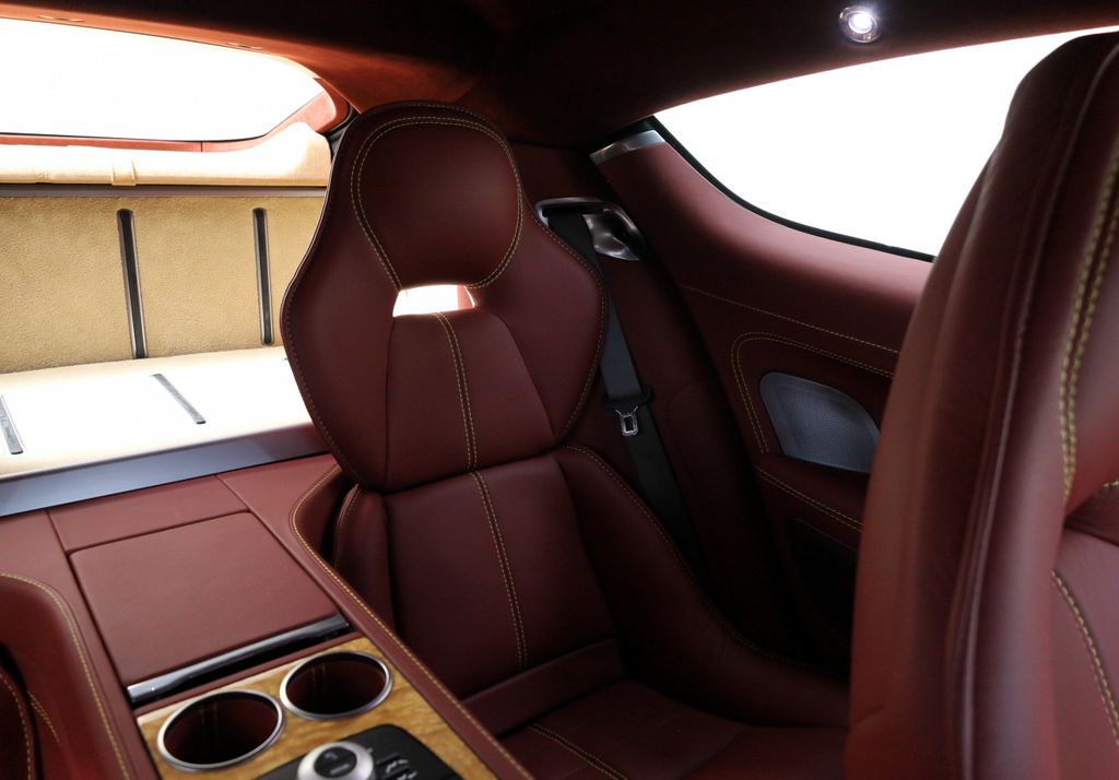 Aston Martin Rapide 2010