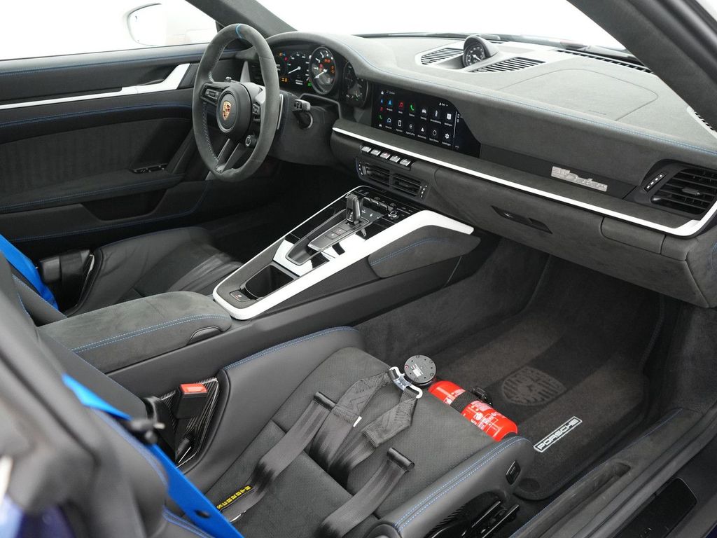 Porsche 992 2023