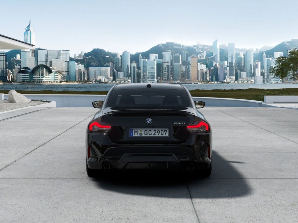 BMW 230 2025