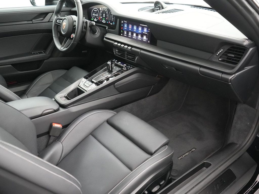 Porsche 992 2025