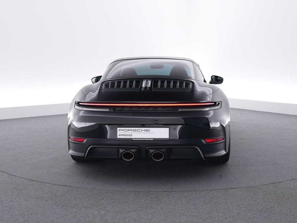 Porsche 992 2025