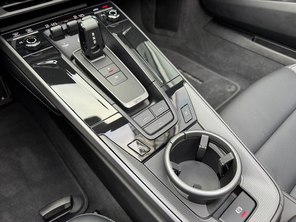 Porsche 992 2025