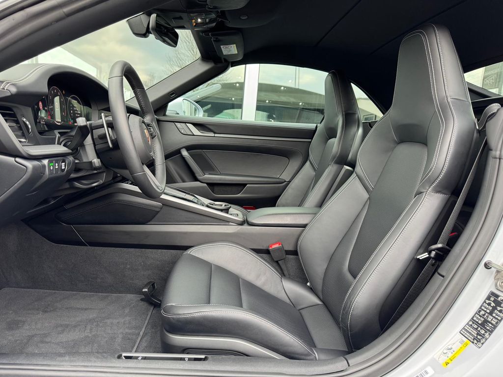 Porsche 992 2025