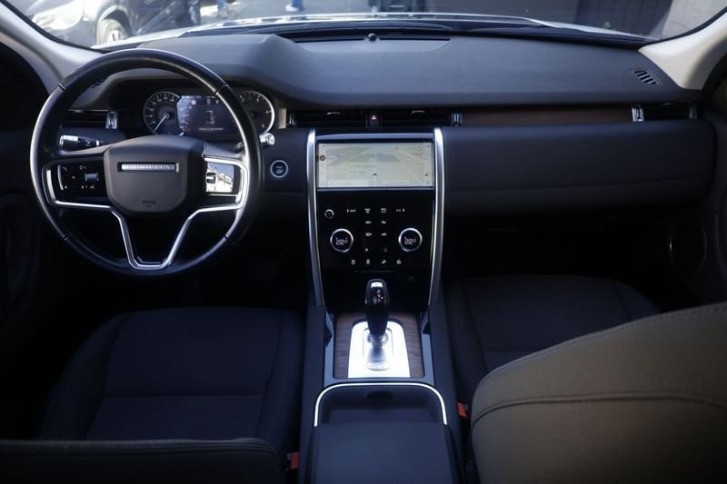Land Rover Discovery Sport 2021