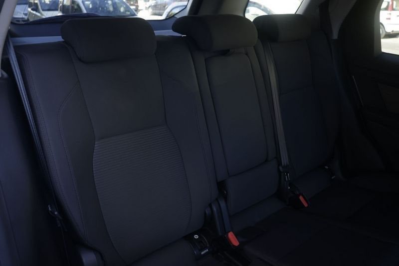 Land Rover Discovery Sport 2021