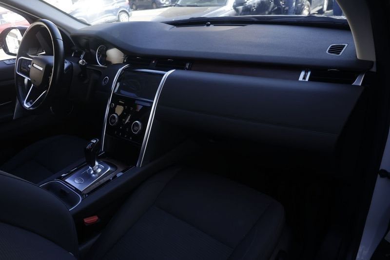 Land Rover Discovery Sport 2021