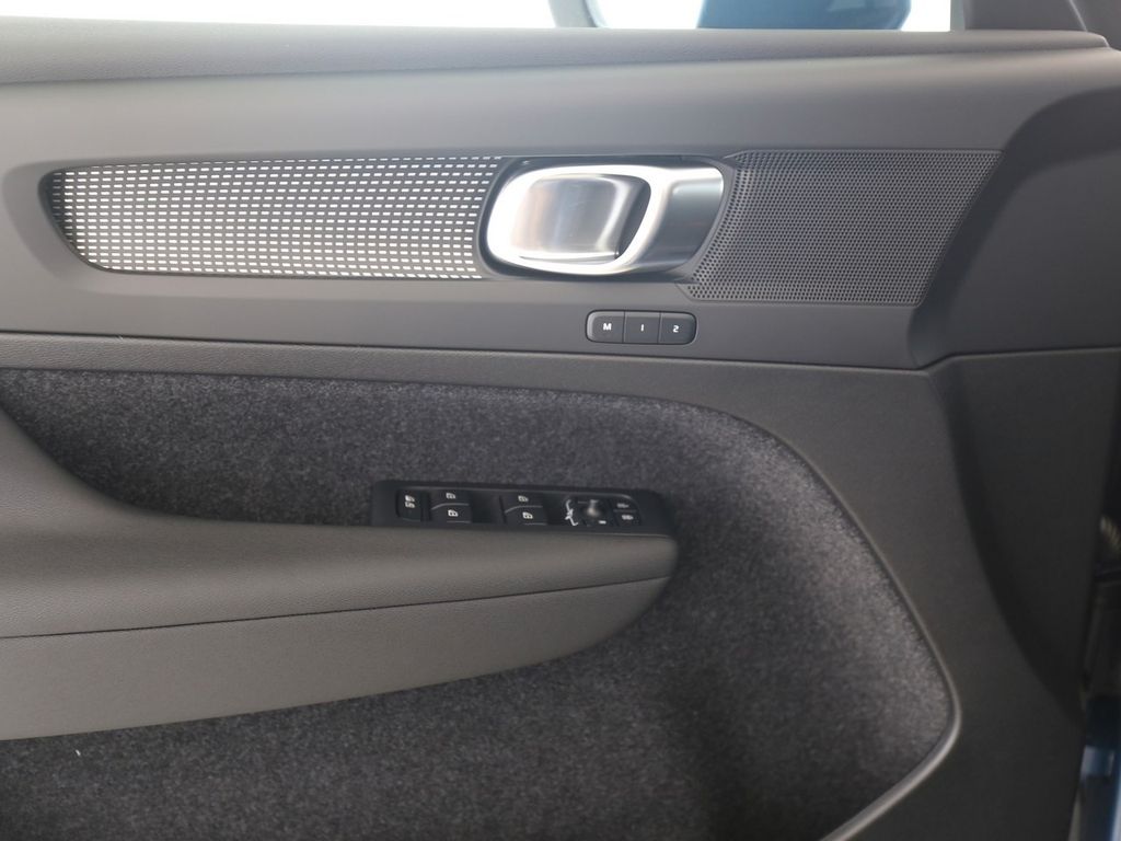 Volvo XC40 2024