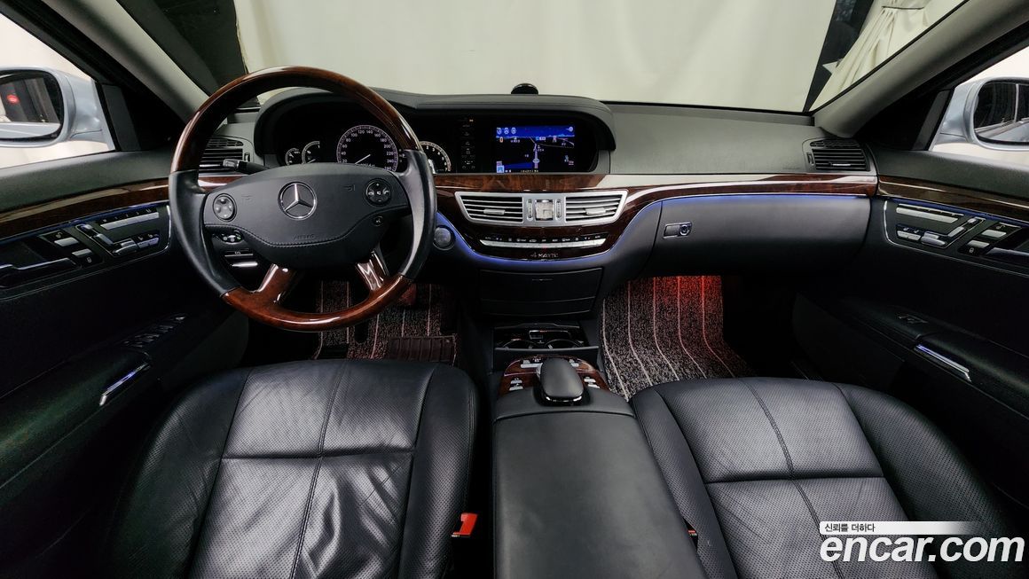Mercedes-Benz S-Class 2008