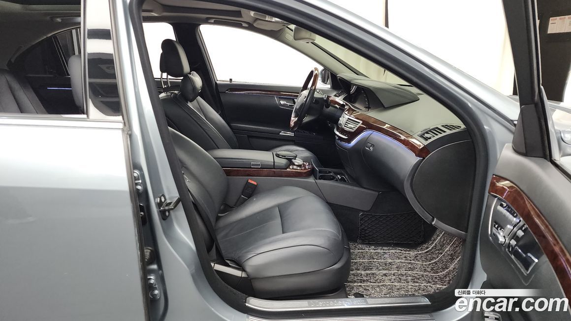 Mercedes-Benz S-Class 2008