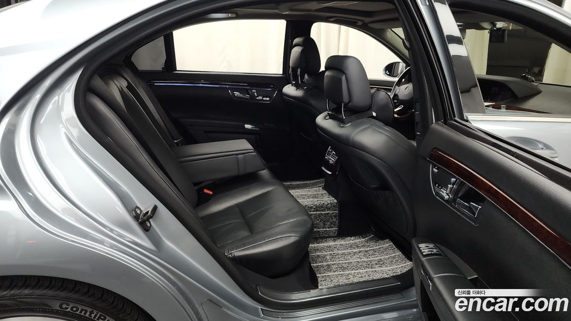 Mercedes-Benz S-Class 2008