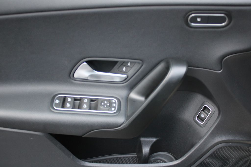 Mercedes-Benz A 180 2023