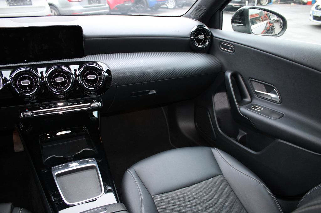 Mercedes-Benz A 180 2023