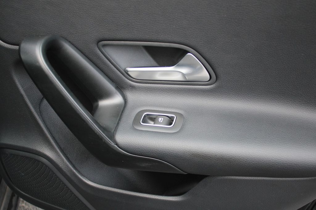 Mercedes-Benz A 180 2023