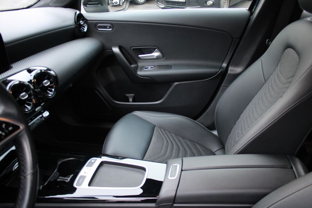 Mercedes-Benz A 180 2023