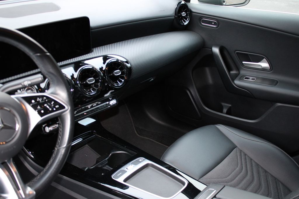 Mercedes-Benz A 180 2023