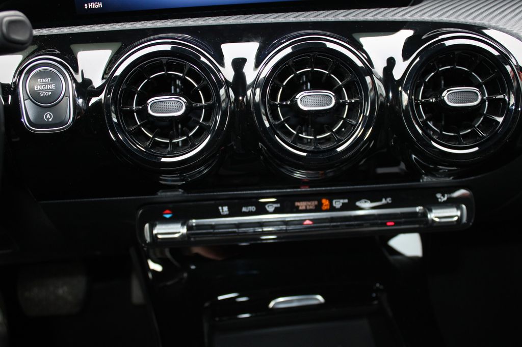 Mercedes-Benz A 180 2023