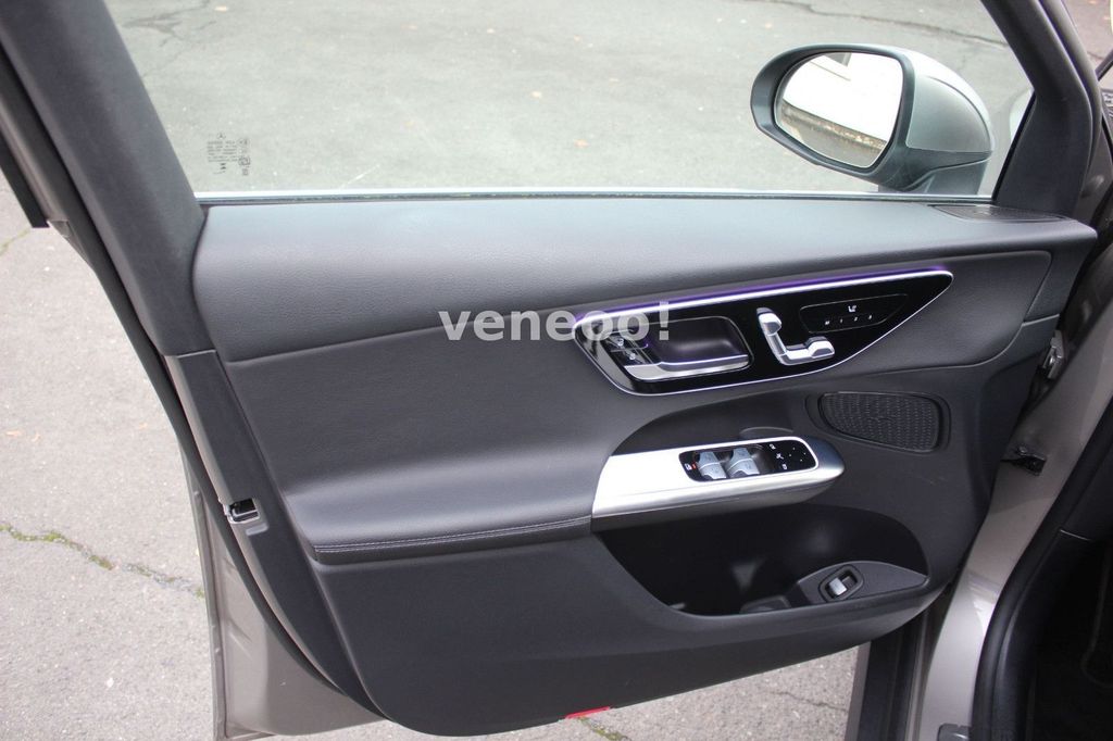 Mercedes-Benz GLC 300 2023