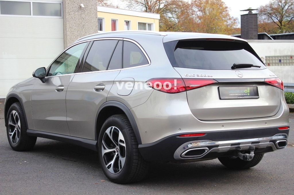 Mercedes-Benz GLC 300 2023