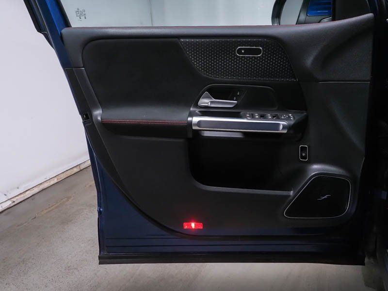 Mercedes-Benz EQB 2024