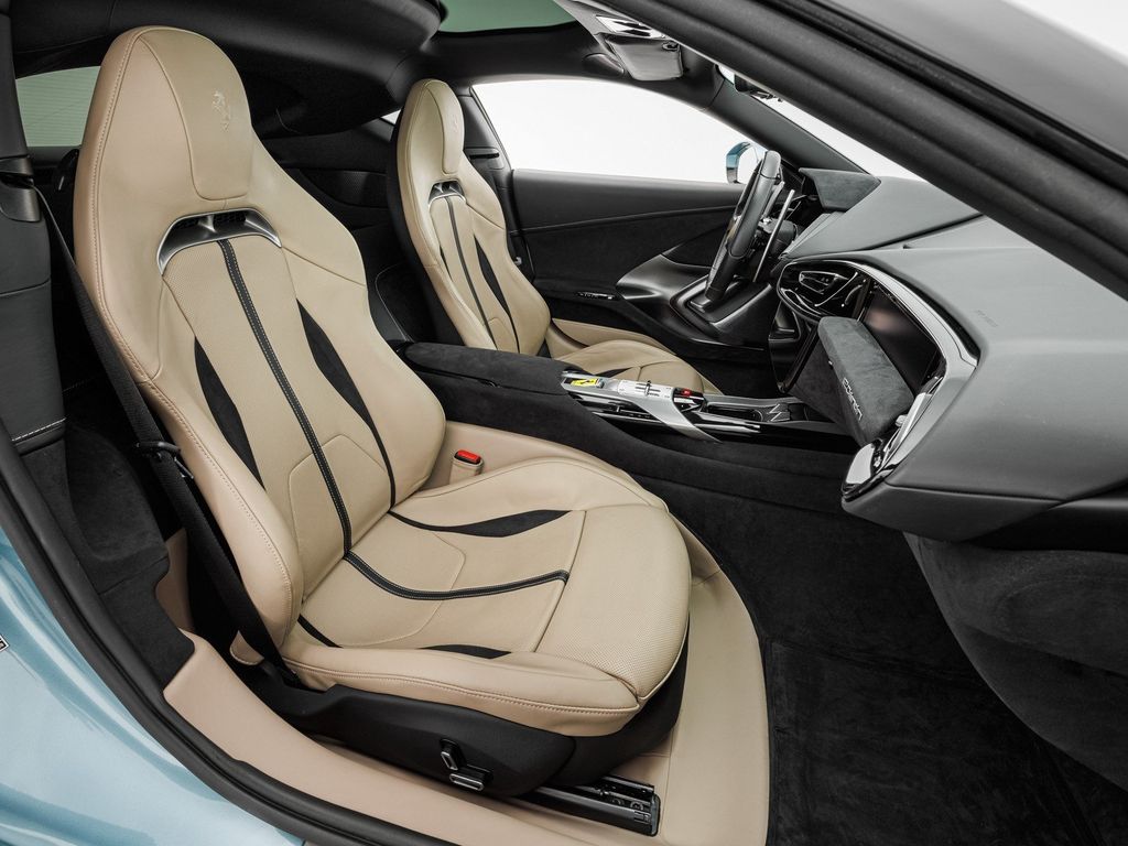 Ferrari 12Cilindri 2024