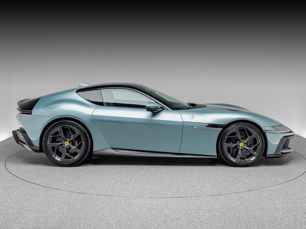 Ferrari 12Cilindri 2024