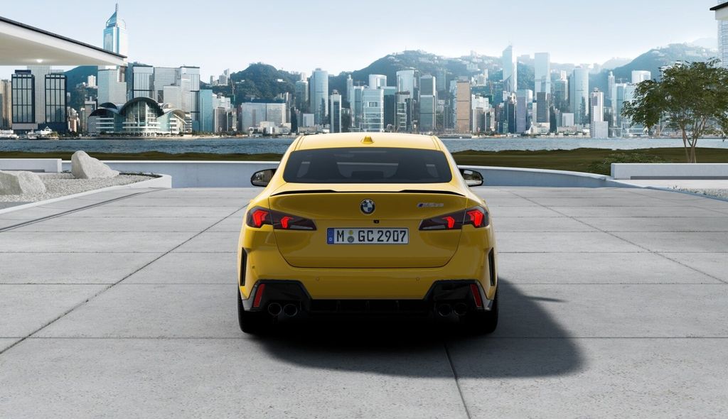 BMW M235 2025
