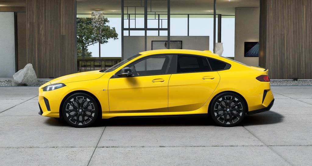 BMW M235 2025